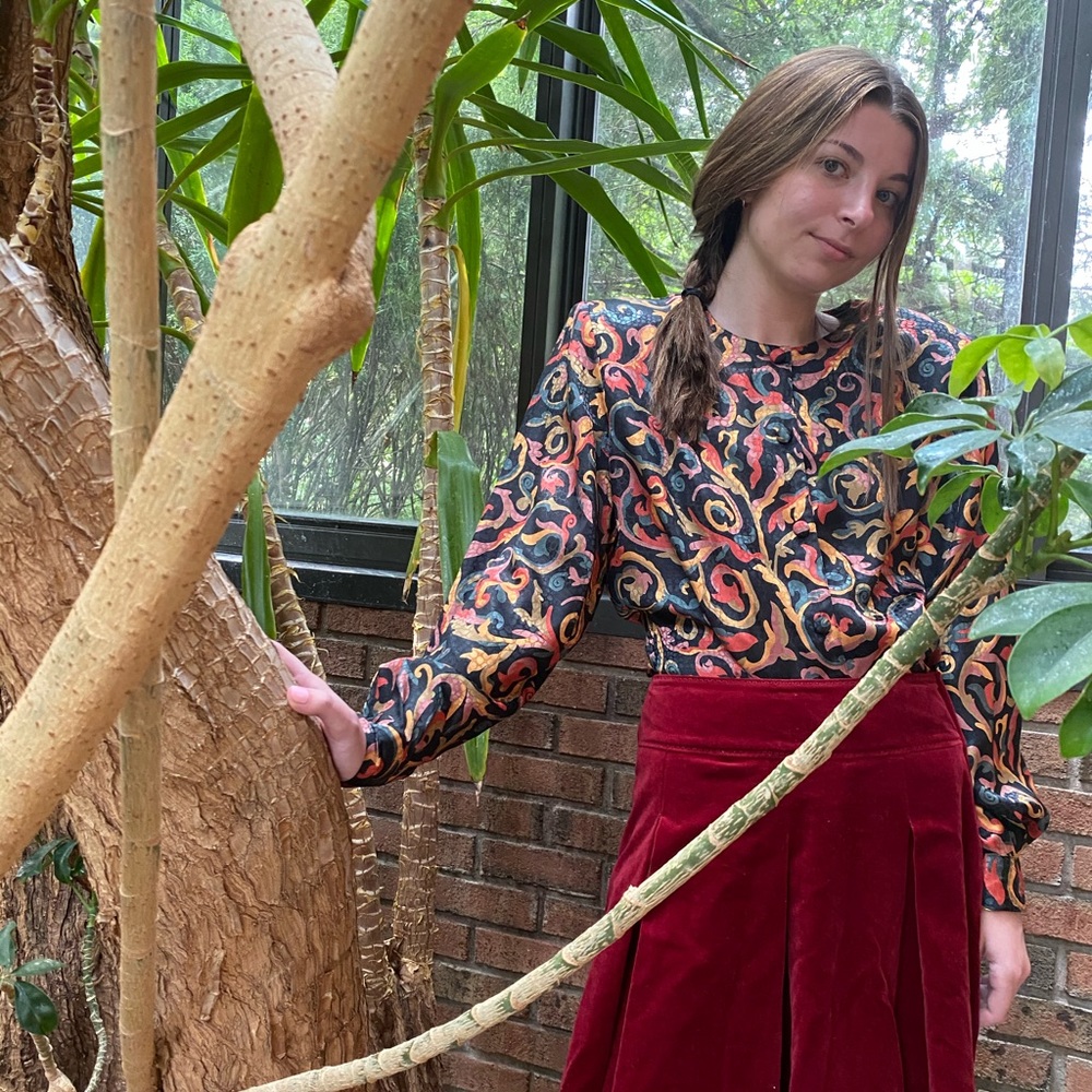 Vintage Button Down. Gorgeous Detailing - image 3